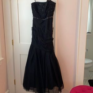 ML Monique Lhuillier black gown